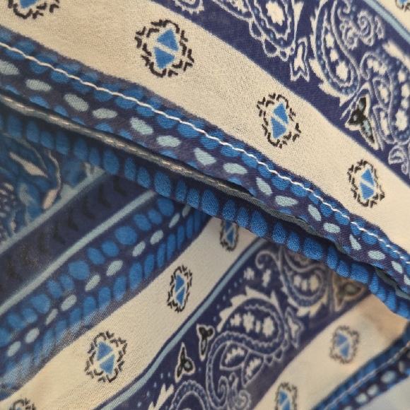 🔥🔥2 For $5 Divided Blue Floral Kimono Top🔥🔥 - Picture 5 of 5